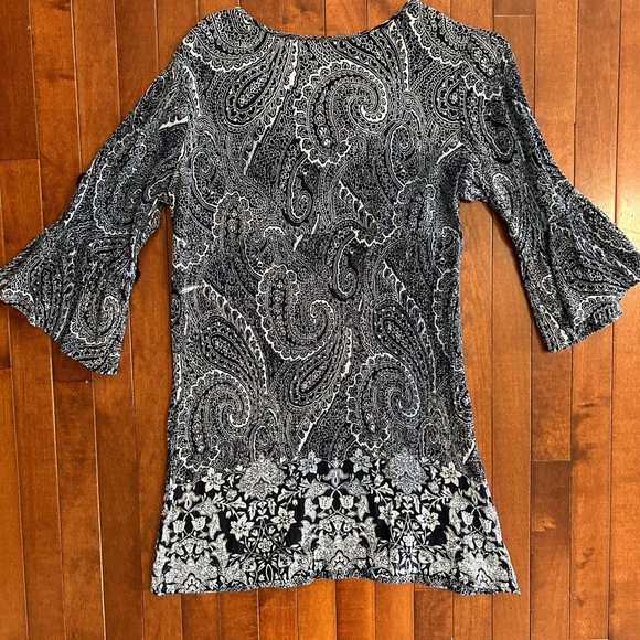 Chelsea & Theodore Navy Blue Paisley Women's Tunic Top Size Small - Picture 7 of 7